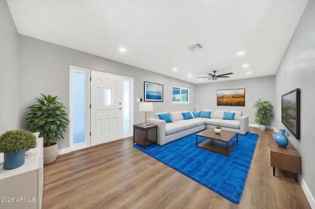 8219 E WHITTON Avenue, Scottsdale, AZ 85251