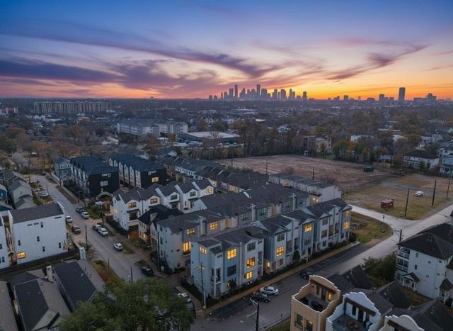 1514 Beall Street, Houston, TX 77008