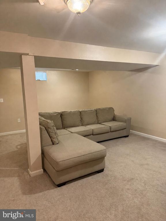 Image 8 of property listing at 15633 BIRMINGHAM CIR, Brandywine, MD 20613
