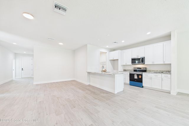 1740 Madden Avenue SW, Palm Bay, FL 32908