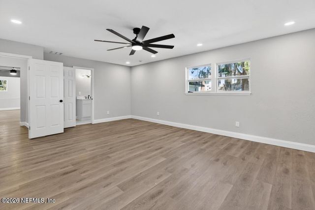 4040 COVE SAINT JOHNS Road, Jacksonville, FL 32277