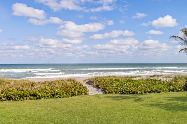 9025 SE Bridge Road A, Hobe Sound, FL 33455