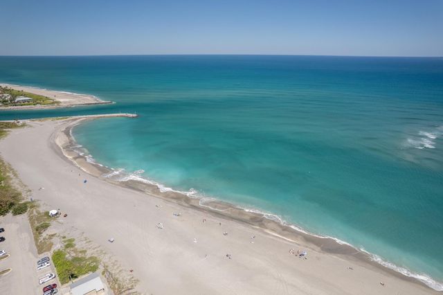 9025 SE Bridge Road A, Hobe Sound, FL 33455