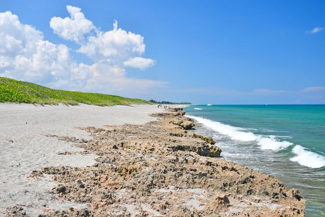9025 SE Bridge Road A, Hobe Sound, FL 33455