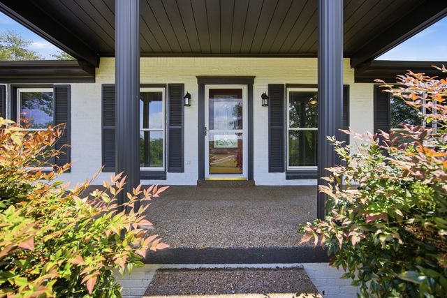 6716 Cool Springs Rd, Thompsons Station, TN 37179