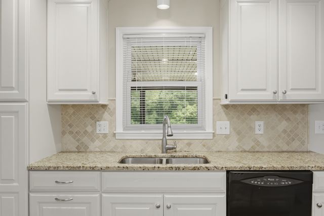 6716 Cool Springs Rd, Thompsons Station, TN 37179