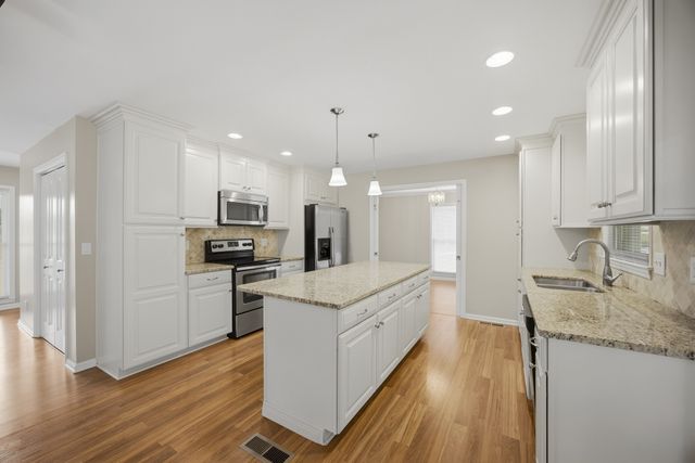 6716 Cool Springs Rd, Thompsons Station, TN 37179