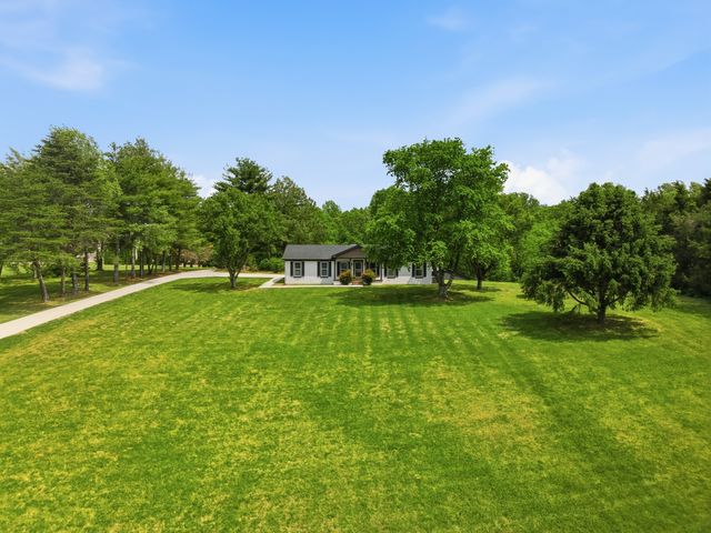 6716 Cool Springs Rd, Thompsons Station, TN 37179