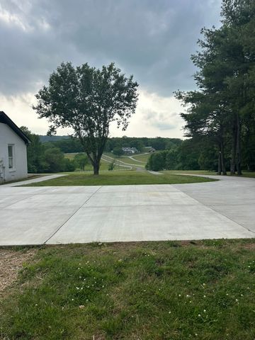 6716 Cool Springs Rd, Thompsons Station, TN 37179
