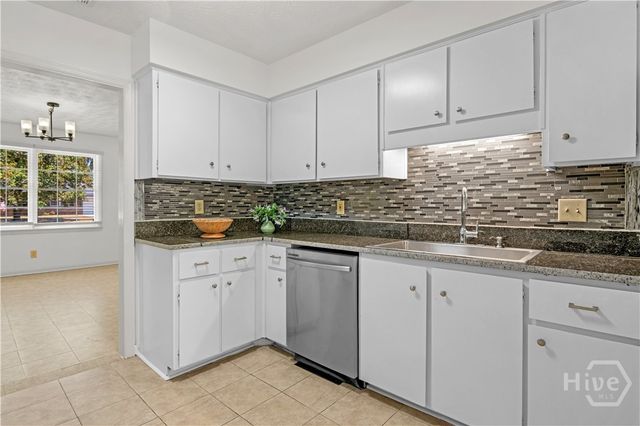 13 Barrington Circle, Savannah, GA 31419