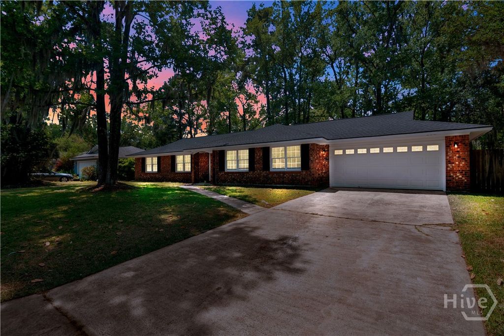 13 Barrington Circle, Savannah, GA 31419