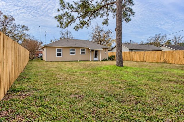 7617 Delavan Drive, Houston, TX 77028