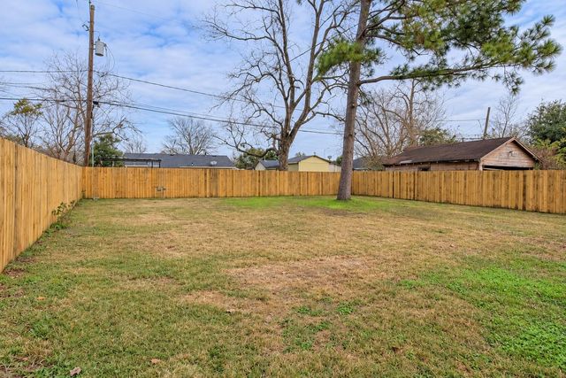 7617 Delavan Drive, Houston, TX 77028