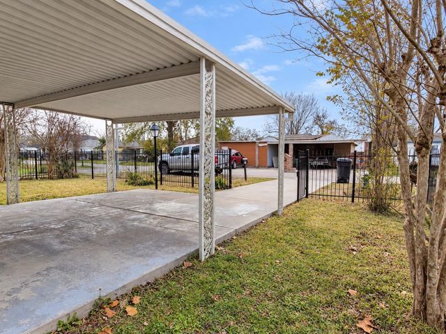 7617 Delavan Drive, Houston, TX 77028