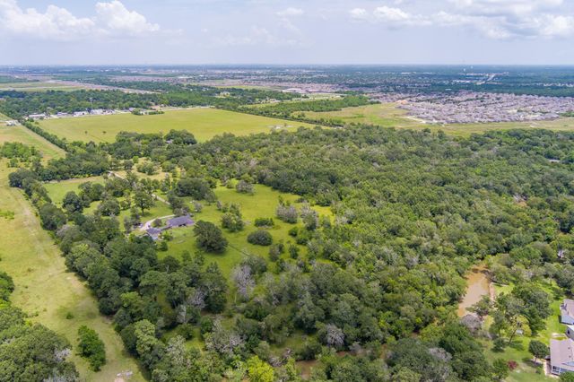 8210 Fm 517 Road W, League City, TX 77539