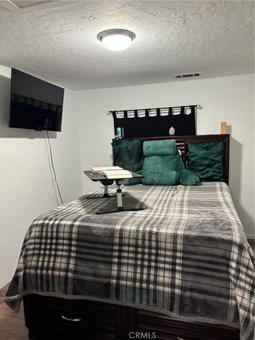2667 Hunsaker, Running Springs, CA 92382