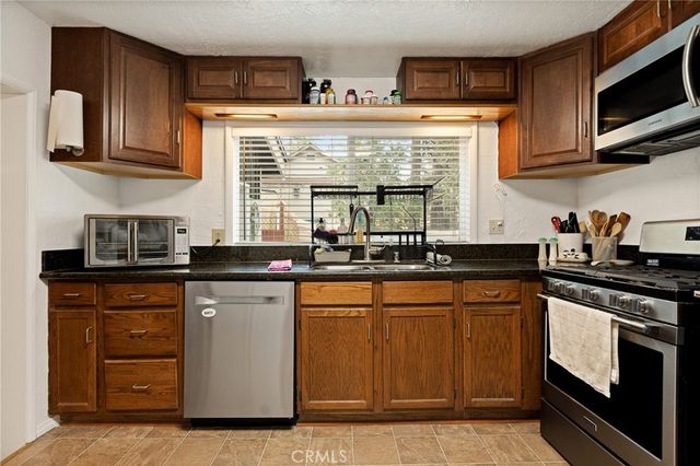 2667 Hunsaker, Running Springs, CA 92382