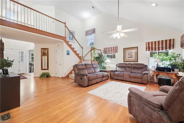 103 Tradewinds DR, Yorktown, VA 23693