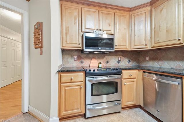 103 Tradewinds DR, Yorktown, VA 23693