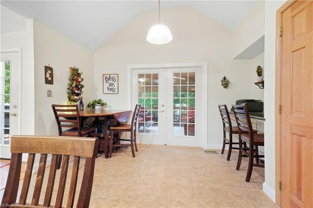 103 Tradewinds DR, Yorktown, VA 23693