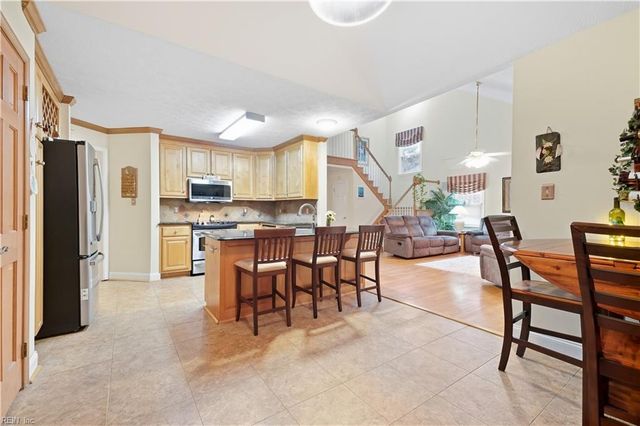 103 Tradewinds DR, Yorktown, VA 23693