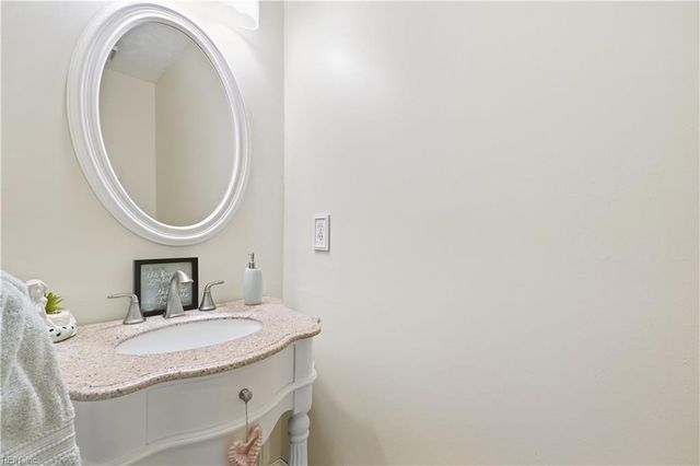 103 Tradewinds DR, Yorktown, VA 23693
