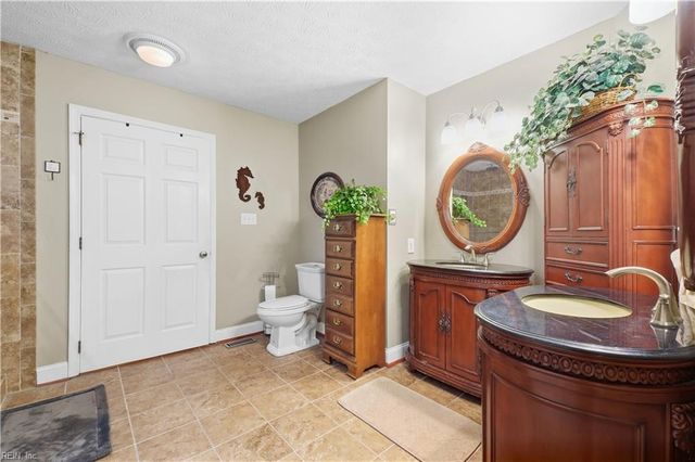 103 Tradewinds DR, Yorktown, VA 23693