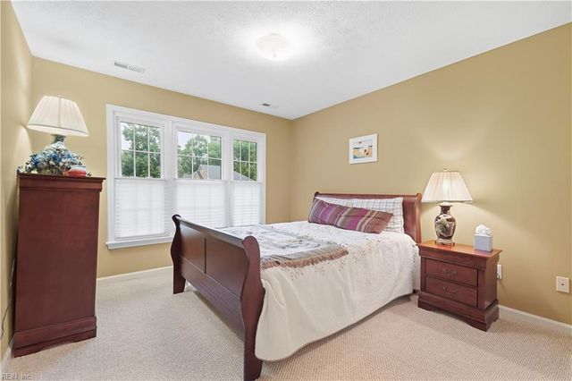 103 Tradewinds DR, Yorktown, VA 23693