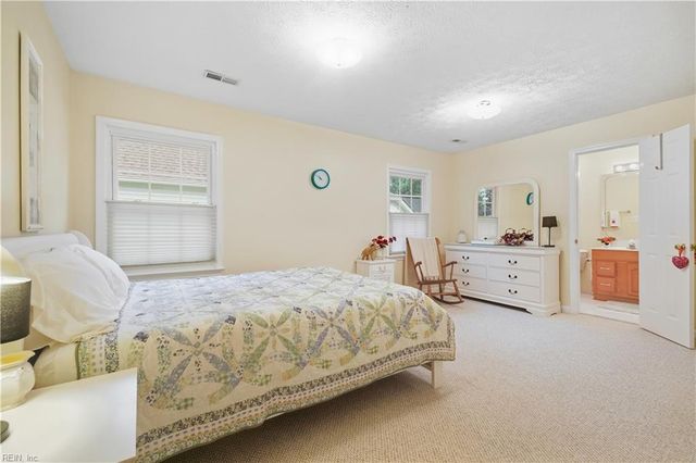 103 Tradewinds DR, Yorktown, VA 23693