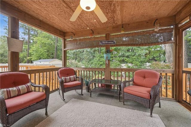 103 Tradewinds DR, Yorktown, VA 23693