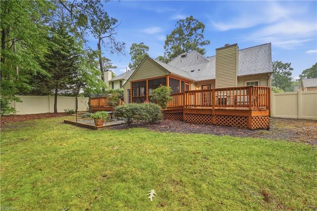 103 Tradewinds DR, Yorktown, VA 23693