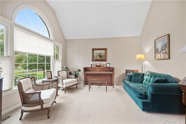 103 Tradewinds DR, Yorktown, VA 23693