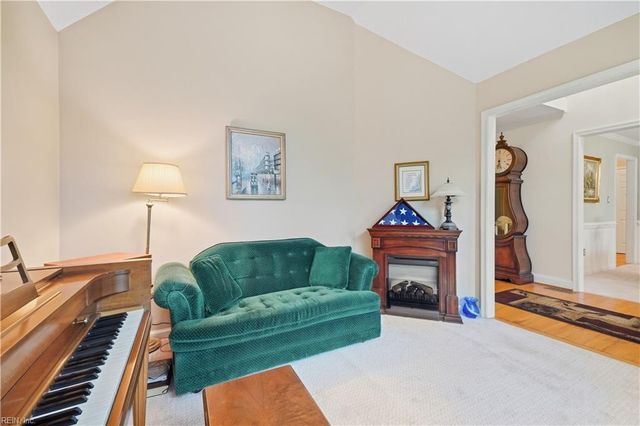103 Tradewinds DR, Yorktown, VA 23693
