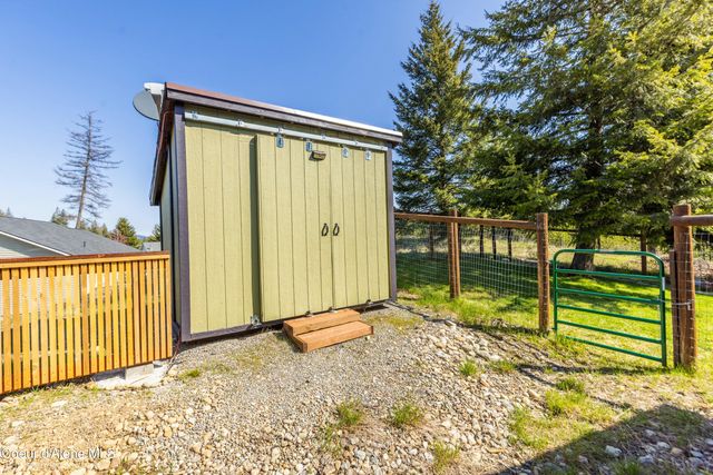 32732 N 14th Ave, Spirit Lake, ID 83869