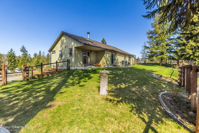 32732 N 14th Ave, Spirit Lake, ID 83869