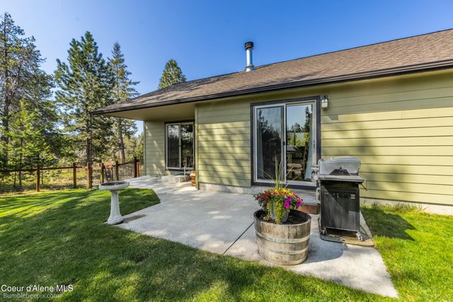 32732 N 14th Ave, Spirit Lake, ID 83869
