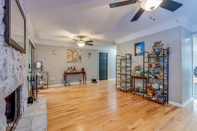 2320 Rivermont Drive, Kingsport, TN 37660