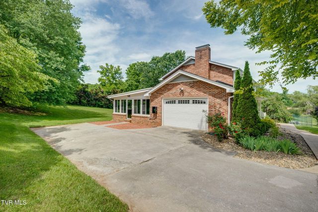 2320 Rivermont Drive, Kingsport, TN 37660