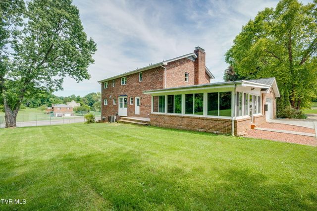 2320 Rivermont Drive, Kingsport, TN 37660