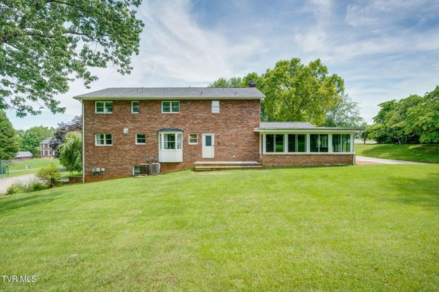 2320 Rivermont Drive, Kingsport, TN 37660