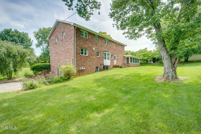 2320 Rivermont Drive, Kingsport, TN 37660