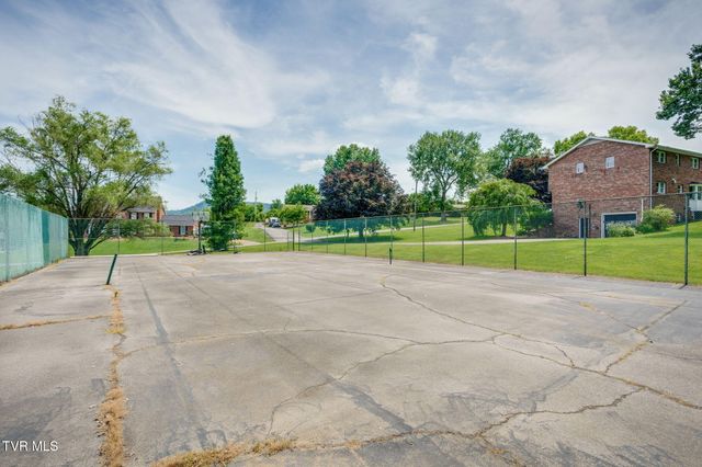 2320 Rivermont Drive, Kingsport, TN 37660