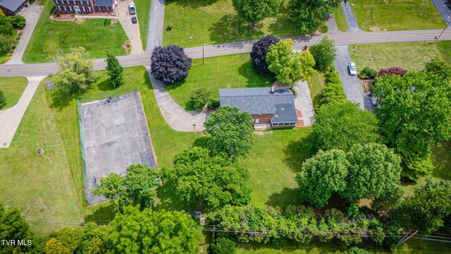 2320 Rivermont Drive, Kingsport, TN 37660