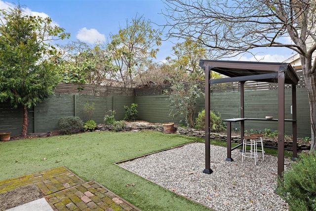 1660 14Th St, Oakland, CA 94607