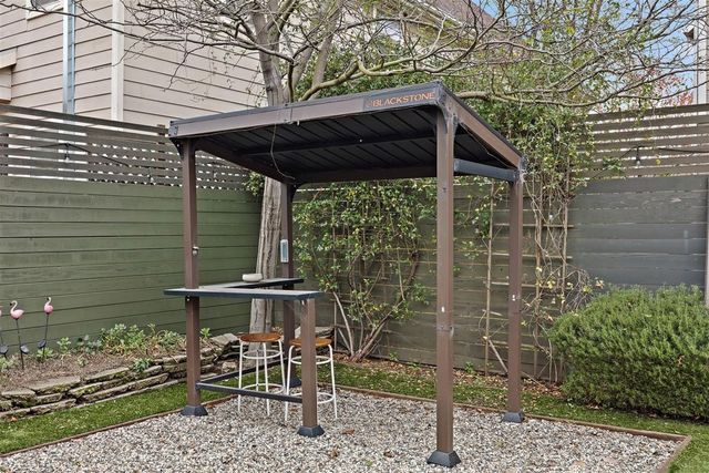 1660 14Th St, Oakland, CA 94607