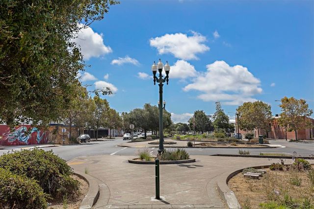 1660 14Th St, Oakland, CA 94607