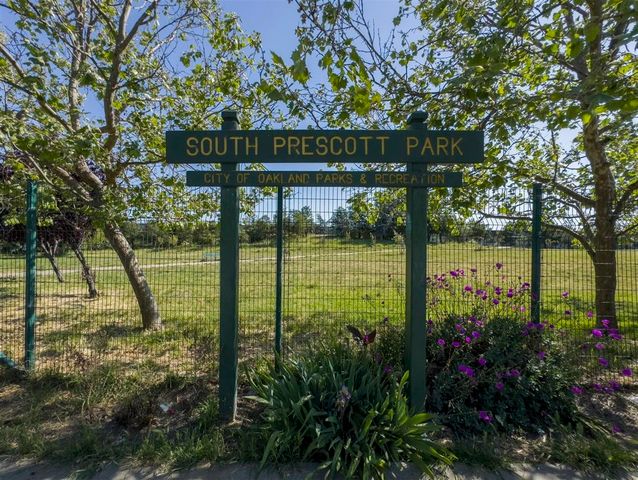 1660 14Th St, Oakland, CA 94607