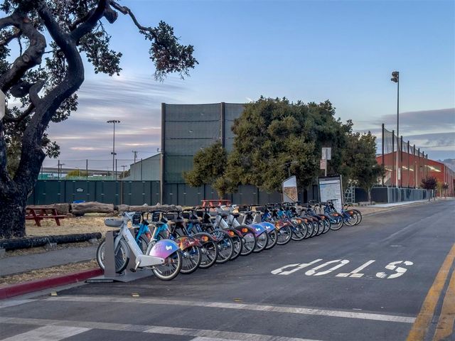 1660 14Th St, Oakland, CA 94607