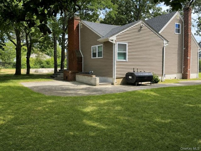 1316 6 Street, West Babylon, NY 11704