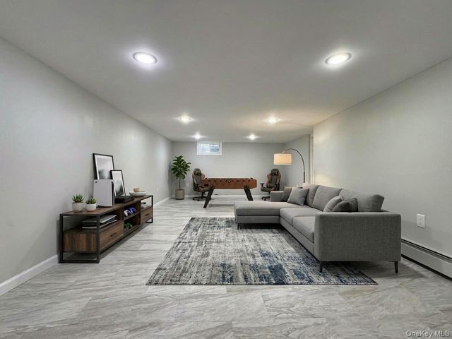 1316 6 Street, West Babylon, NY 11704
